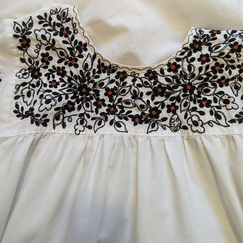 Vintage white lounge dress with pretty black and orange embroidery size L - Picture 6 of 7